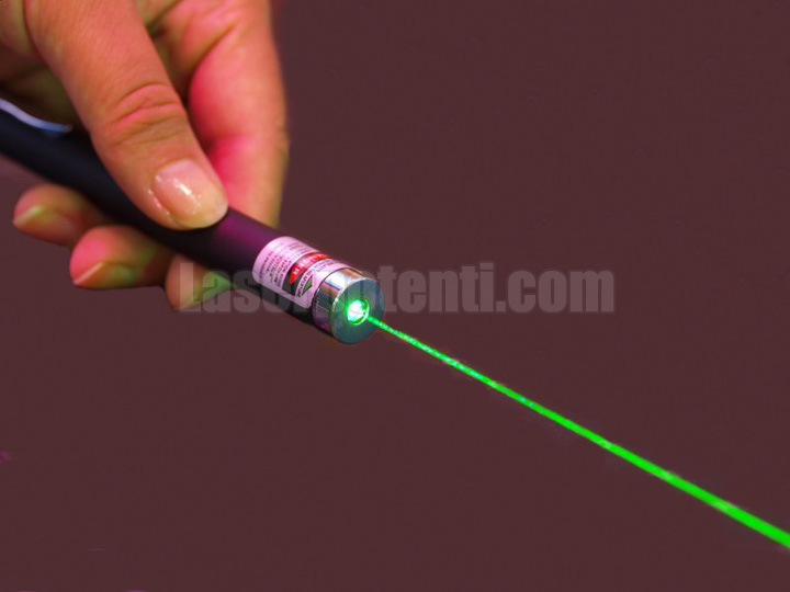 Puntatore laser verde 100mW impermeabile a buon mercato