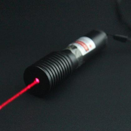 Puntatore laser 650nm (rosso) economico e ad alta potenza 200mW classe 3B