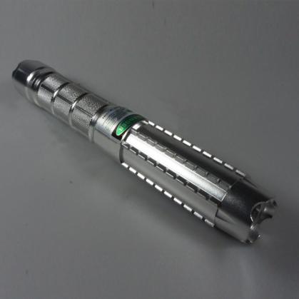 Puntatore laser verde USB piccolo e ricaricabile 100mW 520nm